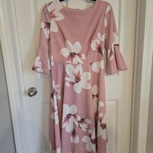 Chic 3/4 Length Sleeve Floral Dress in Pink